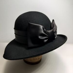 Michael Howard Ladies Church/Business Hat 100% Wool  USA Pre-owned